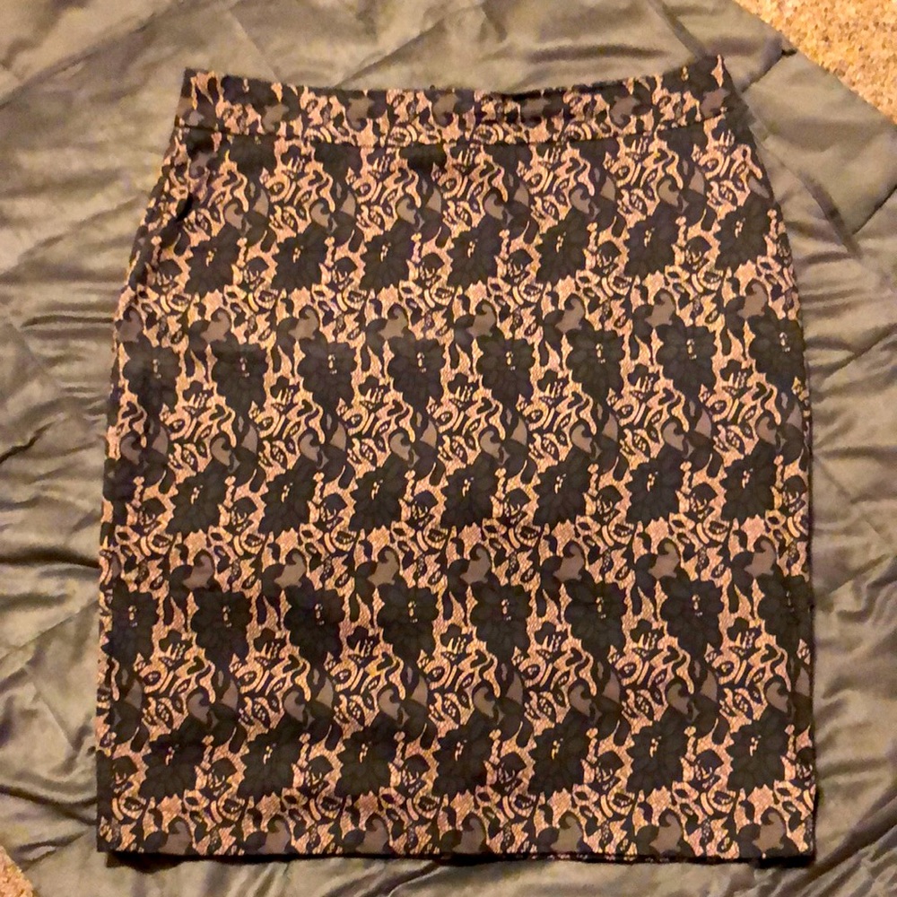 Ladies size large lace print zipper back slit hem pencil skirt